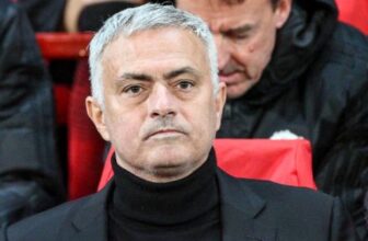 Mourinho takes another swipe at Man United’s board