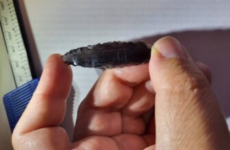 Oddly etched Neolithic arrowheads baffle archaeologists in Turkey