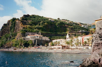 10 Must-See Spots & Hiking Tips