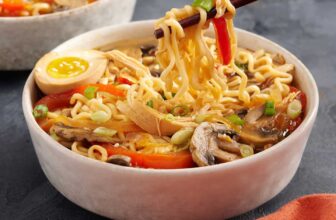 Slow Cooker Chicken and Vegetables Ramen