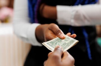 Tipping Protocol for Event Organizers: Who, When, and How Much