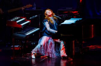 Photos: Fans Flock to See Tori Amos on the In Times of Dragons Tour Stop in Chicago