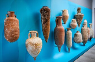 Off the Coast of Sicily, Divers Discovered a Roman-Era Shipwreck With Hundreds of Amphorae, Ancient Jars Frequently Used to Hold Wine