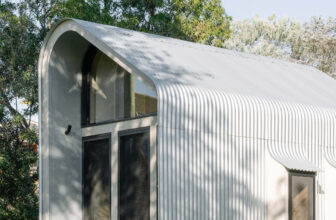 This Tiny Bushfire-Resilient Cabin Was Built In Just Days