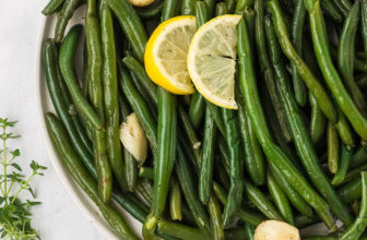 Brasied Green Beans with Garlic and Lemon
