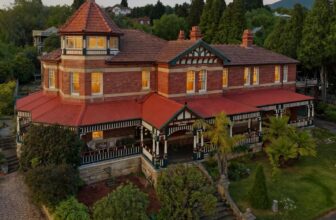Iconic Hobart mansion Werndee sold to local family