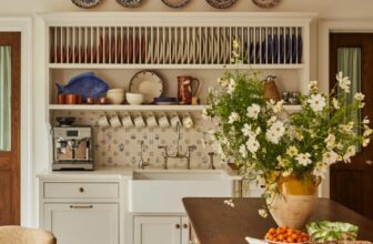 Delft Tile Revival & Factory Tour