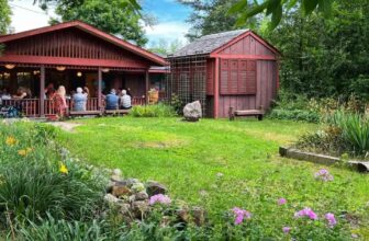 Meals to Love in Saugatuck, MI: 10 Best Restaurants