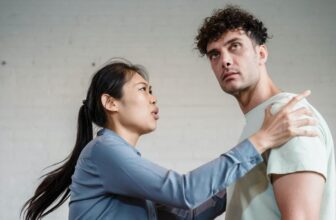 15 Things Men Stop Sharing Once It’s Used Against Them