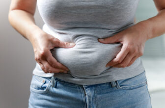 4 Easy Exercises to Melt the Muffin Top