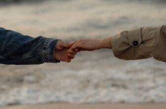 When Silence Becomes Emotional Abuse in Relationships – Positive Provocations