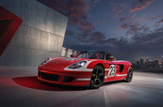 Porsche restores Carrera GT and adds Salzburg design