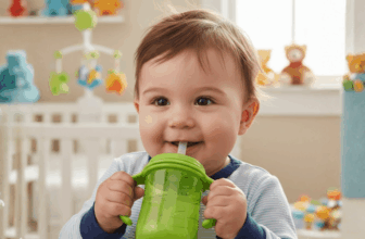 When Should Babies Start Using a Sippy Cup?