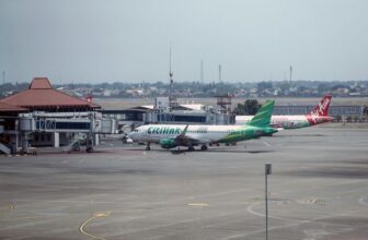 Anak Krakatau eruption – live: All flights suspended at 8 airports as 150,000 stranded