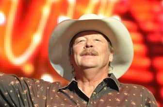 5 Classics Covered by Alan Jackson – Original Versions