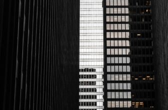 Canada’s Credit Crunch: Peak Homebuyer Defaults & Renter Insolvencies Soar