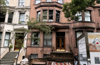 A Renaissance Revival-style façade nearly unchanged after 135 years