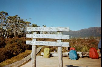 The Unspoken Group Hiking Rules That Keep Everyone Sane (and Safe)
