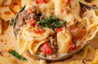 Creamy Tuscan Tortellini Soup