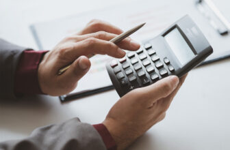 What is an umbrella company calculator?
