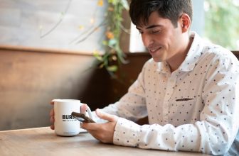 How Managing Your Insurance Policy Is Easier With a Mobile App