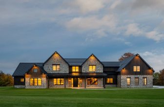 Tour this fabulous modern mountain farmhouse in the Pennsylvania countryside