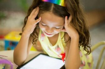How To Give Kids A Healthy Start With Phones