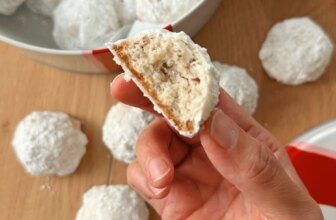 Snowball Cookies — Jacqui Saldaña