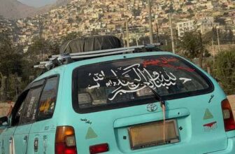 Traffic, carpets, abayas and Chicken Street