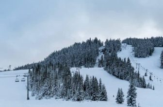 The Best Gifts for Snowboarders (2026)