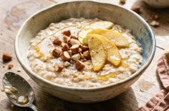 Apple Cinnamon Oatmeal Recipe: Ready in Five Minutes