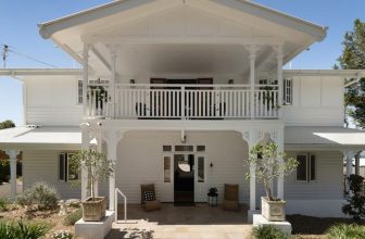 Queenslander offers private granny flat for adult kids saving for deposits