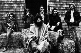 The Grateful Dead (1) – Jug Band Music – Music Enthusiast – At the junction of rock, blues, R&B, jazz, pop,and soul