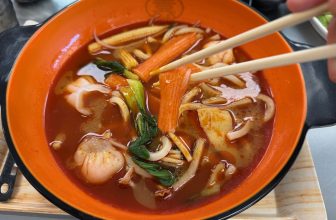Hey! Hey Broth Lets You Build Your Own Soup Bowls