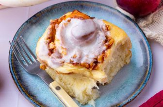 Sourdough Apple Cinnamon Rolls [Soft & Pillowy!]