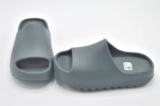 Adidas Yeezy Slide Slate 100% Authentic. Kids/junior – UK Size 2