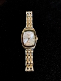 Vintage Armitron Diamond Now Ladies Two Tone Watch.8” Band,Watch Face Is 1”x.75”