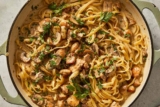 One Pot Chicken Alfredo (With Mushrooms)