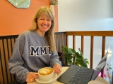 Three cheers for sweatshirt season – Modern Mrs Darcy