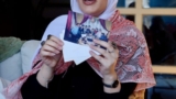 “Mish Hwn W Mish Hunaak”: Tracing Affective Landscapes of Exile With Poetic Resonance