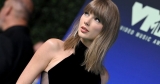 Taylor Swift’s VMAs Look Pairs a Thigh-Baring Slit With See-Through Panels