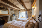 Creating a Welcoming Guest Bedroom in 2024