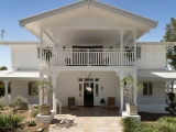 Queenslander offers private granny flat for adult kids saving for deposits