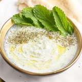 Cucumber Yogurt Salad (Easy and Refreshing)