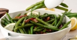 Maple Dijon Green Beans with Bacon